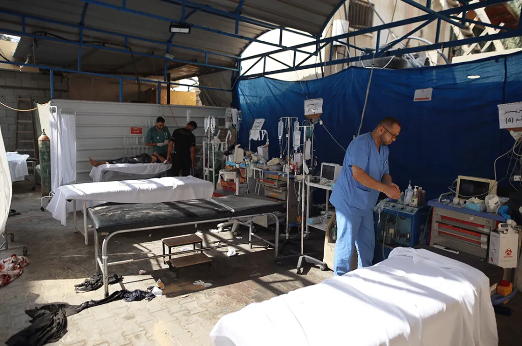 outdoor hospital tent